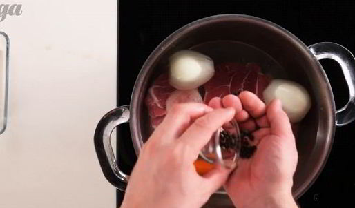 классический рассольник на говяжьем бульоне