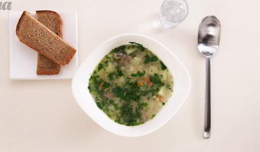 классический рассольник на говяжьем бульоне