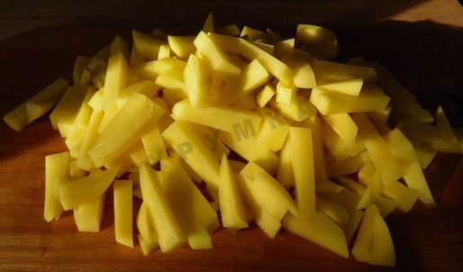 рассольник с копченой колбасой и перловкой