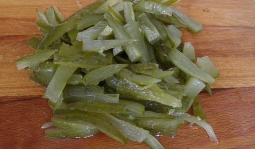 рассольник с копченой колбасой и перловкой