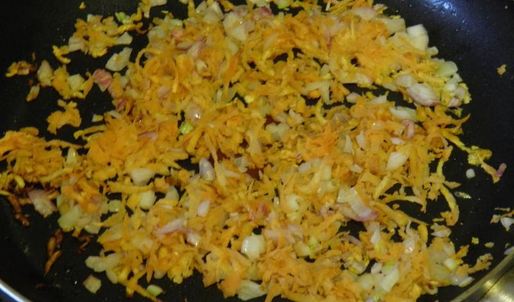 рассольник с копченой колбасой и перловкой