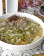 Рассольник с перловкой и солеными огурцами