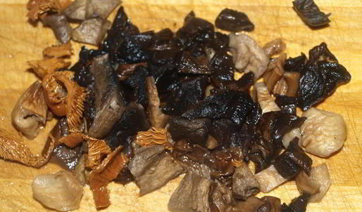 кислые щи с сухими грибами