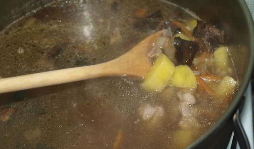 кислые щи с сухими грибами