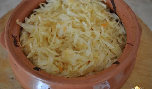 кислые щи с утиными потрошками и черносливом