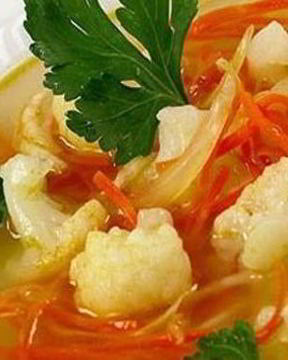 Оранжевые щи с цветной капустой