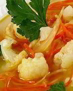 Оранжевые щи с цветной капустой