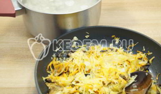 щи грибные с перловкой