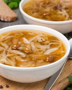 Щи из квашеной капусты с грибами