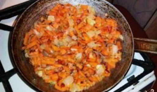 щи из квашеной капусты с тушенкой