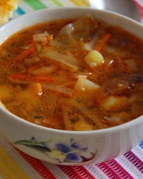 Щи из свежей капусты с баклажанами