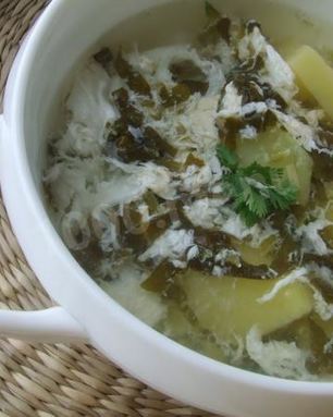 Зеленые щи из щавеля с яйцом без мяса