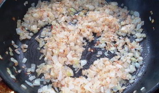 солянка из капусты с сосисками