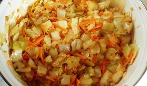 солянка из капусты с сосисками