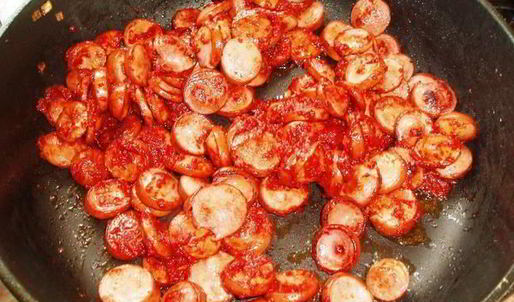 солянка из капусты с сосисками