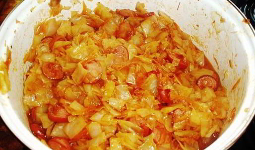 солянка из капусты с сосисками
