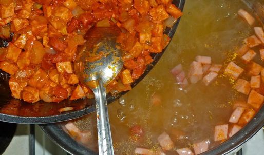 солянка классическая с колбасой