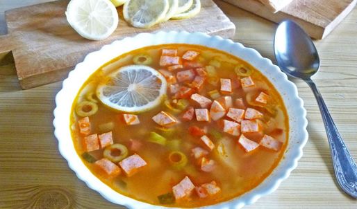 солянка классическая с колбасой