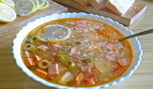солянка классическая с колбасой