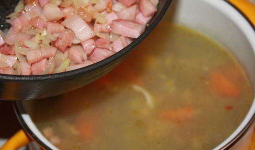 солянка с говяжьим сердцем и охотничьими колбасками