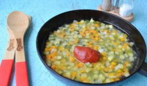 солянка с копченостями в хлебе