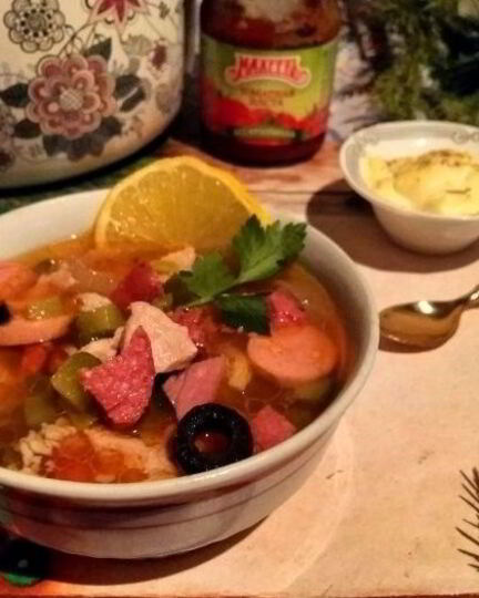 Рецепт солянки сборной мясной по-домашнему