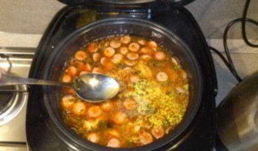 солянка в мультиварке поларис