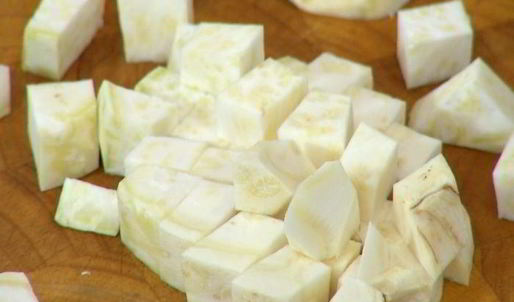 куриный суп-пюре с картофелем и сельдереем