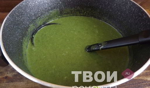 шпинатный суп-пюре с грудинкой