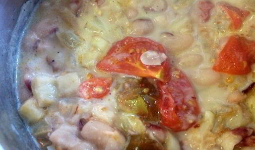 суп-пюре из белой фасоли с баклажанами