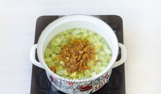 суп-пюре из кабачков с плавленным сыром