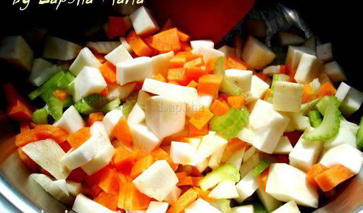 суп-пюре из петрушки с сыром бри