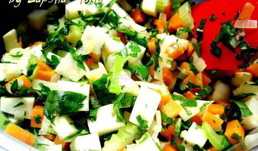 суп-пюре из петрушки с сыром бри