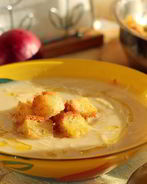 Суп-пюре из цветной капусты с гренками