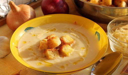 суп-пюре из цветной капусты с гренками