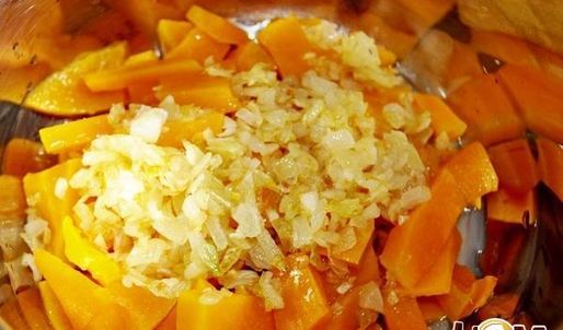 суп-пюре из тыквы с тахиной