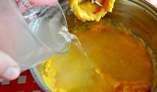 суп-пюре из тыквы с тахиной