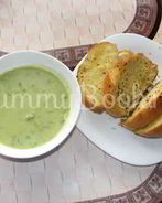 Суп-пюре из зеленого горошка и ароматный хлеб с травами