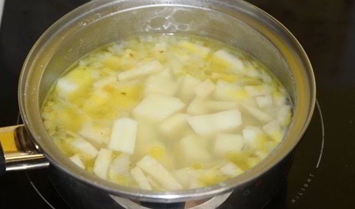 суп-пюре из зеленого горошка