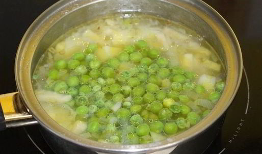 суп-пюре из зеленого горошка