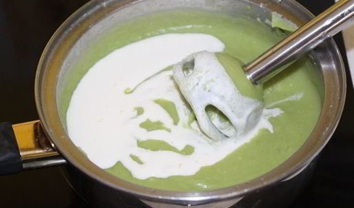 суп-пюре из зеленого горошка