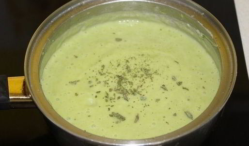 суп-пюре из зеленого горошка