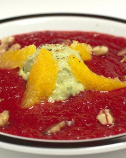 Рецепт свекольного супа-пюре с мороженым из авокадо