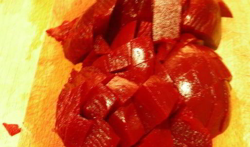 свекольный суп-пюре с яблоком и тимьяном