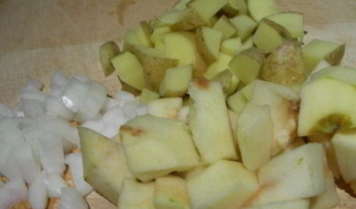 свекольный суп-пюре с яблоком и тимьяном