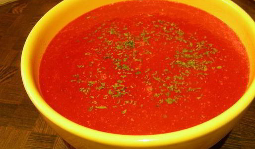 свекольный суп-пюре с яблоком и тимьяном