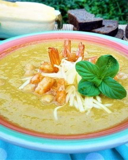 Рецепт тыквенного супа-пюре с нутом и креветками