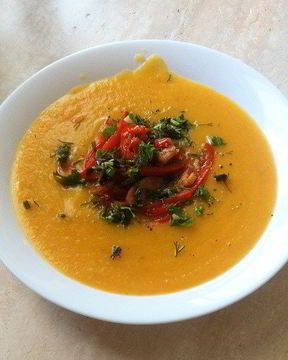 Тыквенный суп-пюре с окороком и перцем