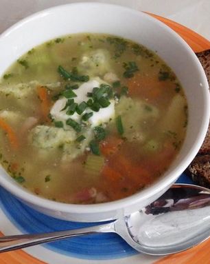 Суп с чесночными галушками