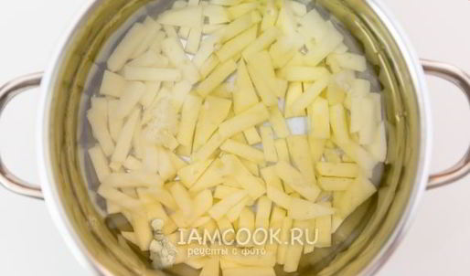 суп с колбасой и вермишелью